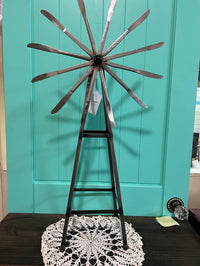 TWISTED IRON: Medium Windmill