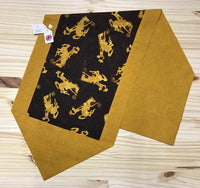 WYOMING TABLE RUNNER Gold with Brown Horses