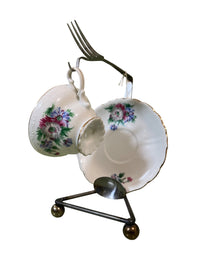 TWISTED IRON Tea Cup Holder