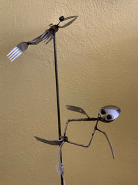 TWISTED IRON: Double frog yard stake (large)