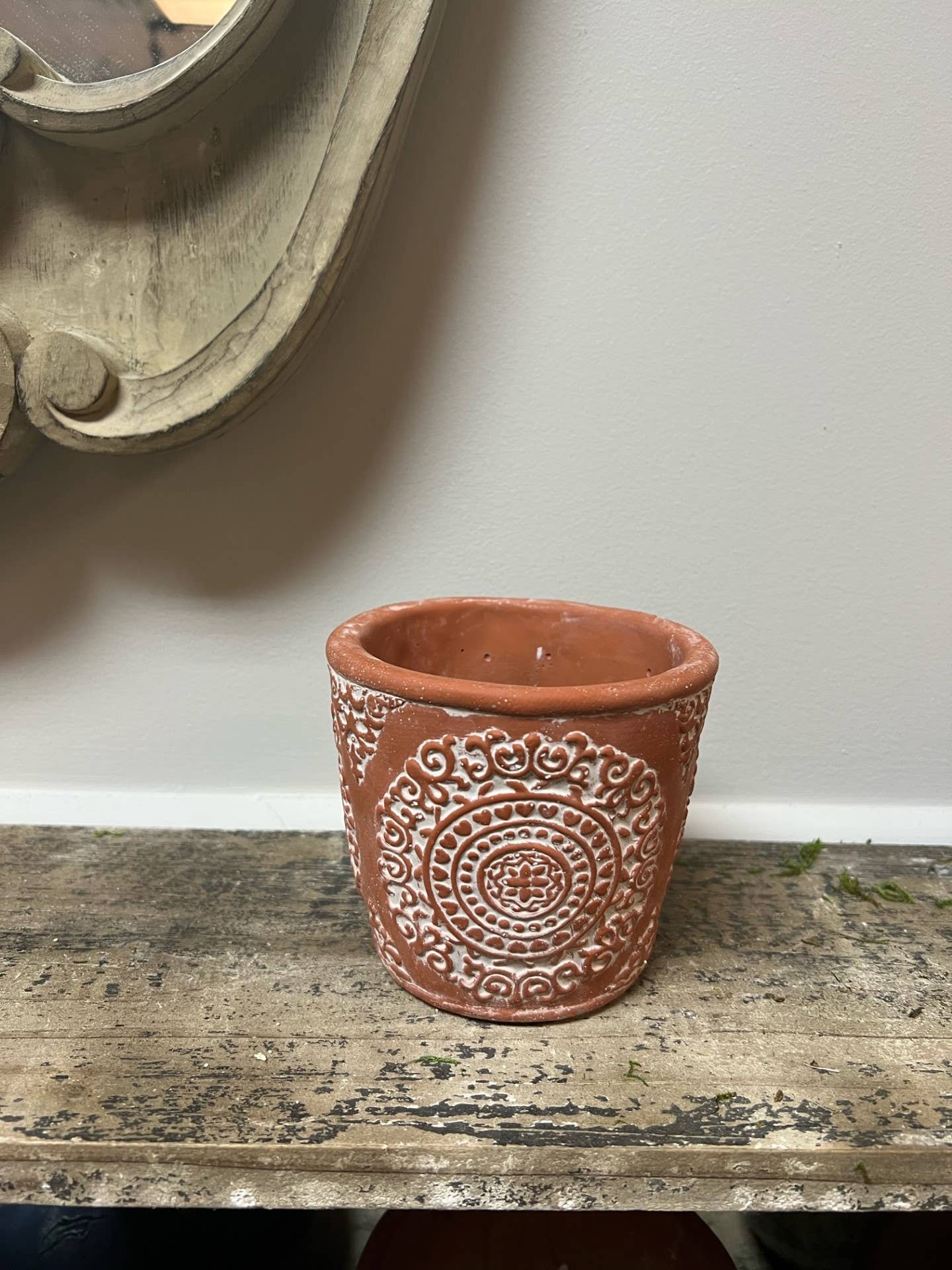 CEMENT CARVING PLANTER