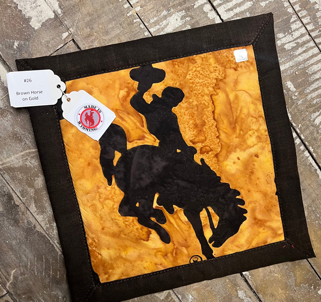 CHRIS' CREATIONS Wyoming Trivet Brown Horse on Gold #26