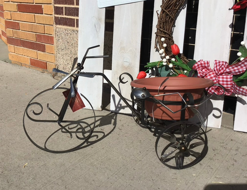 TWISTED IRON Bicycle Planter