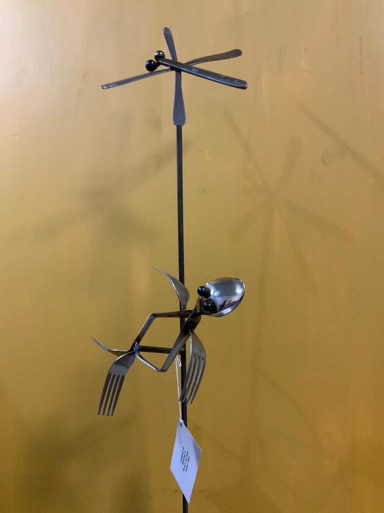 TWISTED IRON: Dragonfly and Frog Yard Stake (lg)